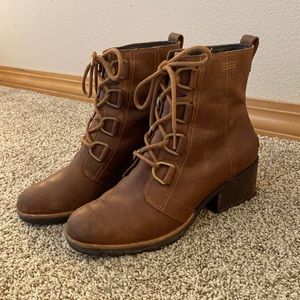 Sorel Cate Lace up Boots